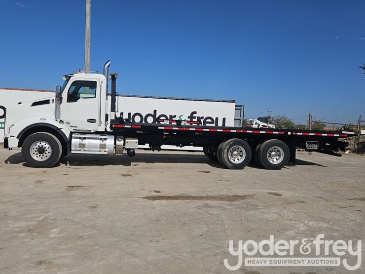 2017-kenworth-t880-image-2