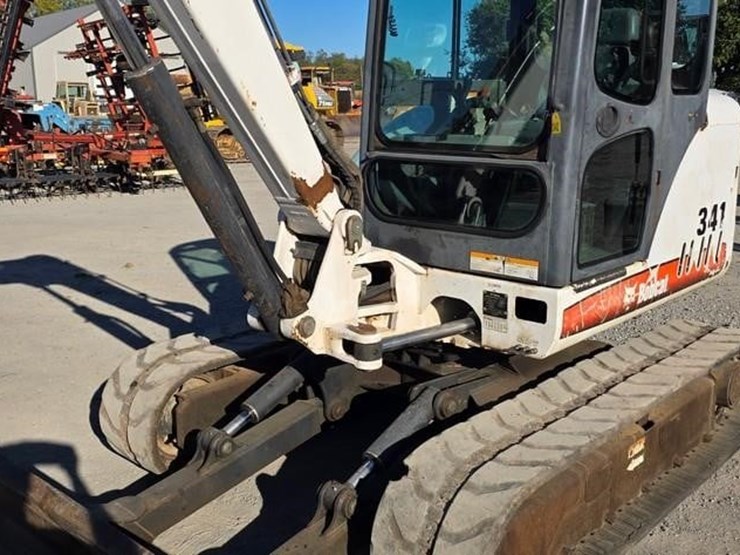 2006-bobcat-341g-image-12