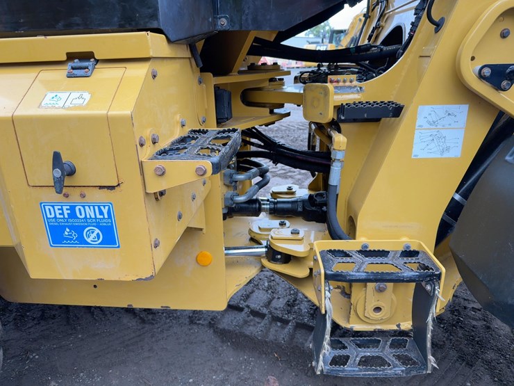 2020-caterpillar-938m-image-17