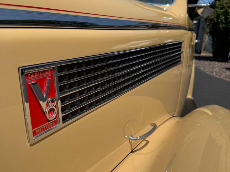 1937-cadillac-series-60-five-passenger-touring-sedan-image-35