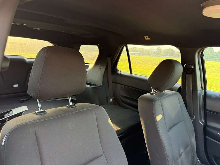 2018-ford-explorer-image-43