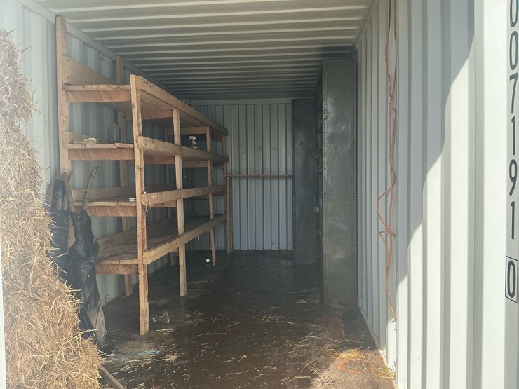 #179-•-shipping-container-with-interior-shelving-image-4