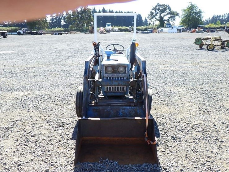 ford-tractor-image-2
