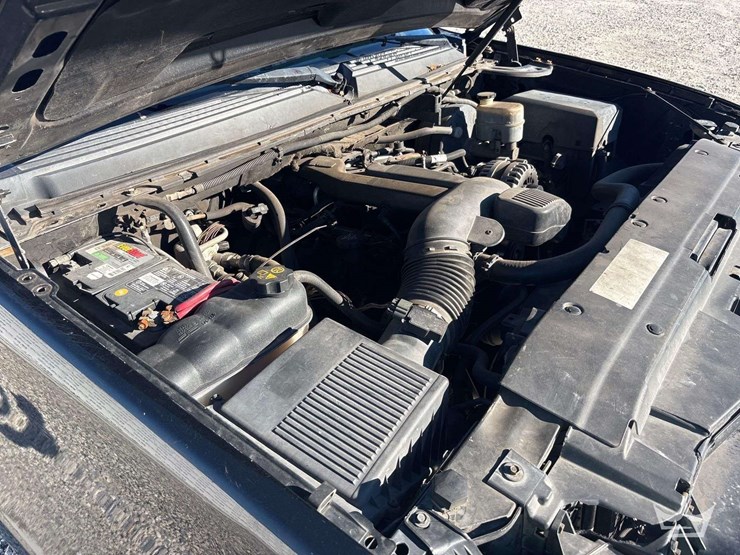 2009-chevrolet-avalanche-4x4-crew-cab-pickup-truck-image-7