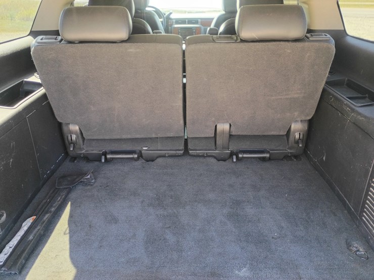 2010-chevrolet-suburban-image-84