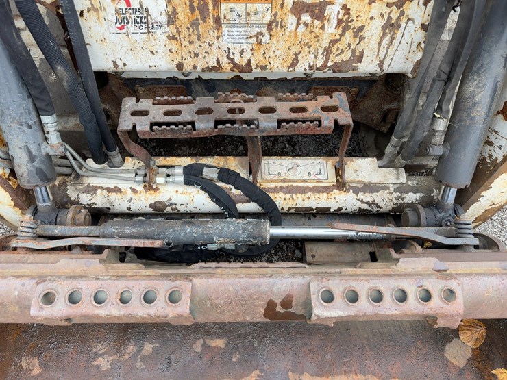 2020-bobcat-t450-image-11
