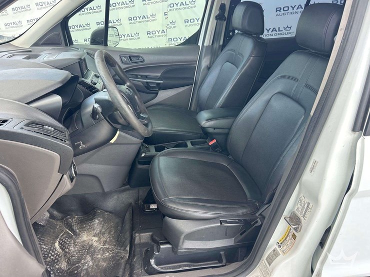 2020-ford-transit-connect-image-16