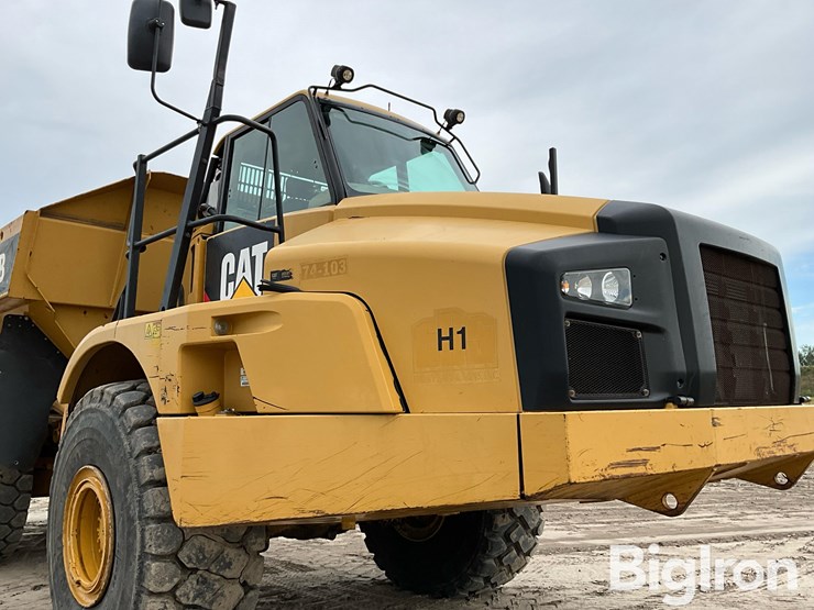 2013-caterpillar-740b-image-10