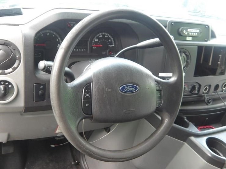 2016-ford-e450-image-18