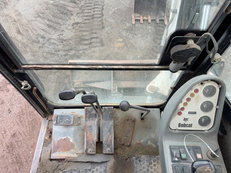 2005-bobcat-442-image-30