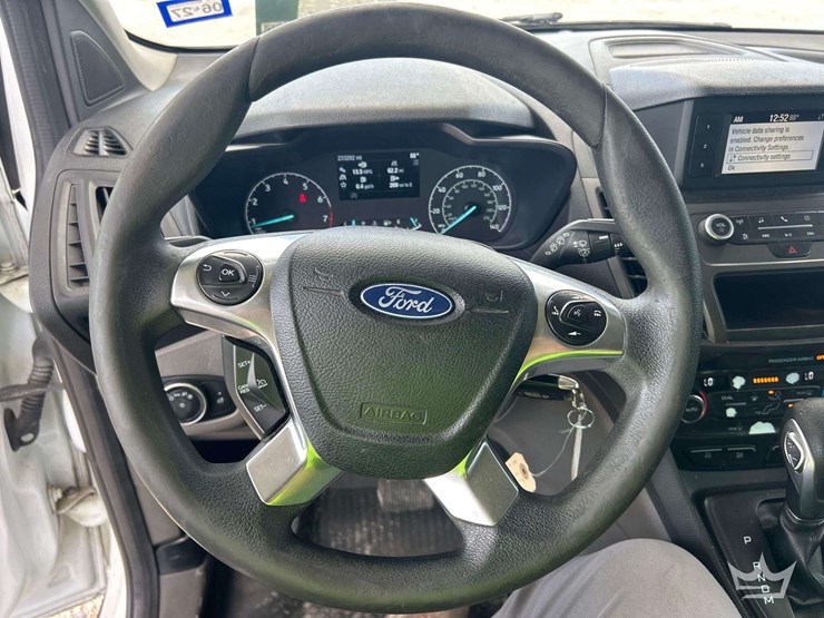 2020-ford-transit-connect-image-11