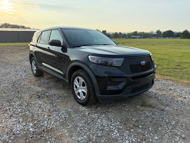 2020-ford-explorer-image-2