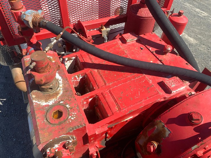 2009-peterbilt-367-image-11