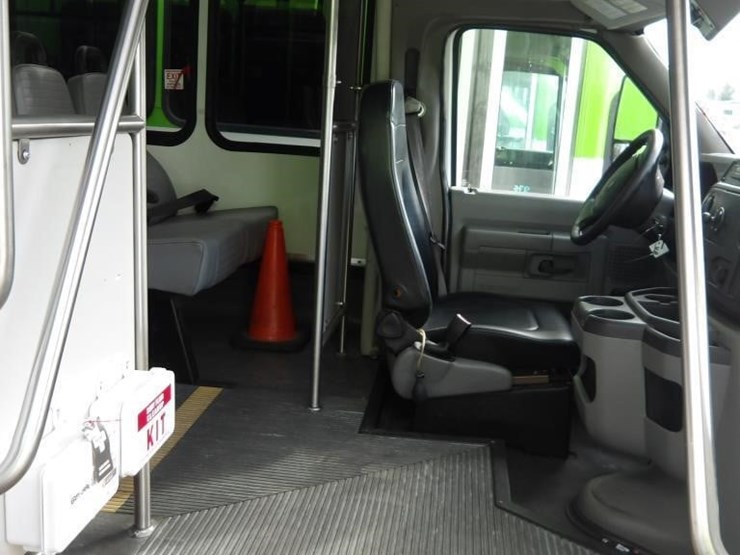 2016-ford-e450-image-13