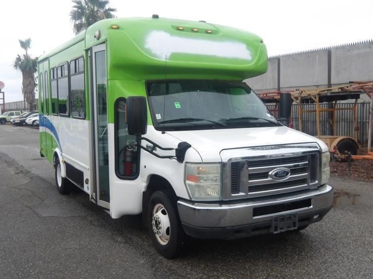 2016-ford-e450-image-2