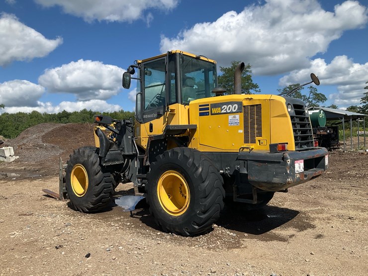 2016-komatsu-wa200-7-image-3