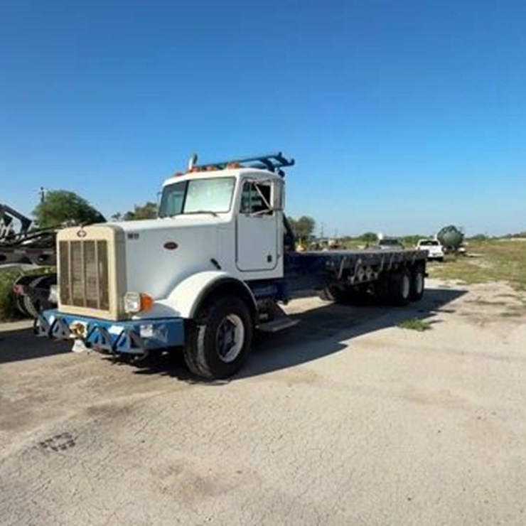 1990 PETERBILT 357