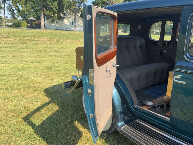 1932-cadillac-v-16-fleetwood-image-85
