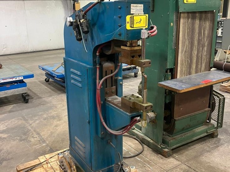 a.-p.-seedorff-co.-model-7630fl1-spot-welder,-s/n-1-1324,-30-kva,-440v-single-phase,-microprocessor-image-2