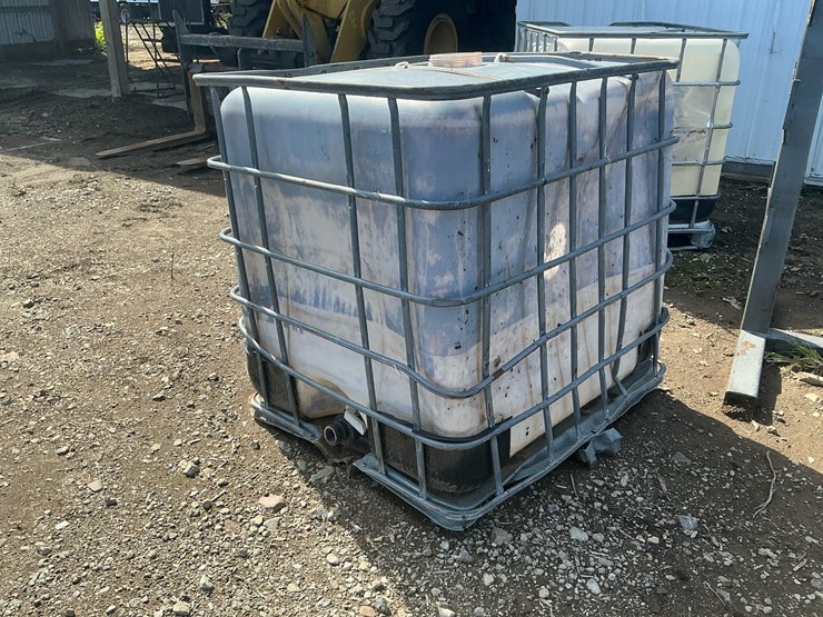 #181-•-(2)-250-gallon-ibc-tote-tanks-in-steel-cages-image-2