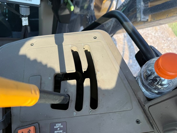2017-john-deere-6110m-image-94