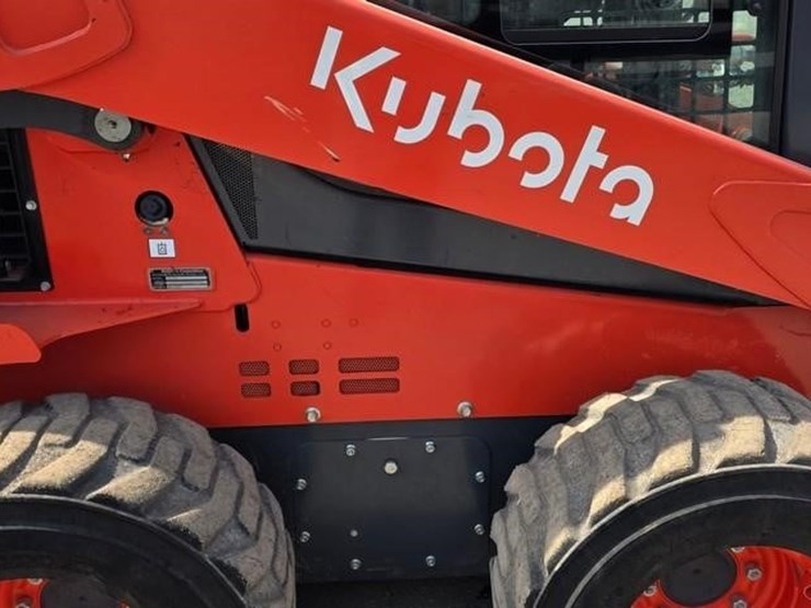 2025-kubota-ssv75-image-12