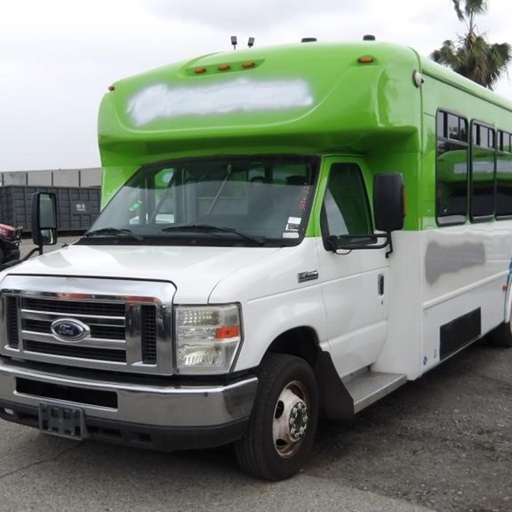 2017 FORD E450