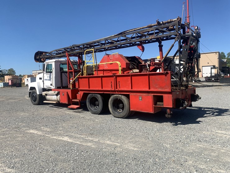 2001-mack-ch613-image-5