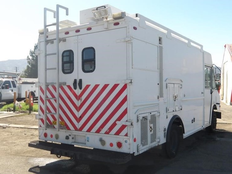 2008-workhorse-w62-image-3