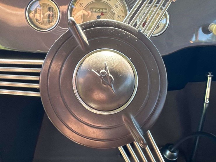 1935-ford-deluxe-phaeton-image-83