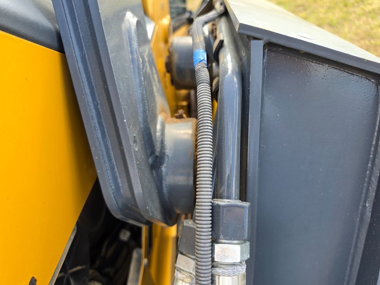 deere-333g-image-77