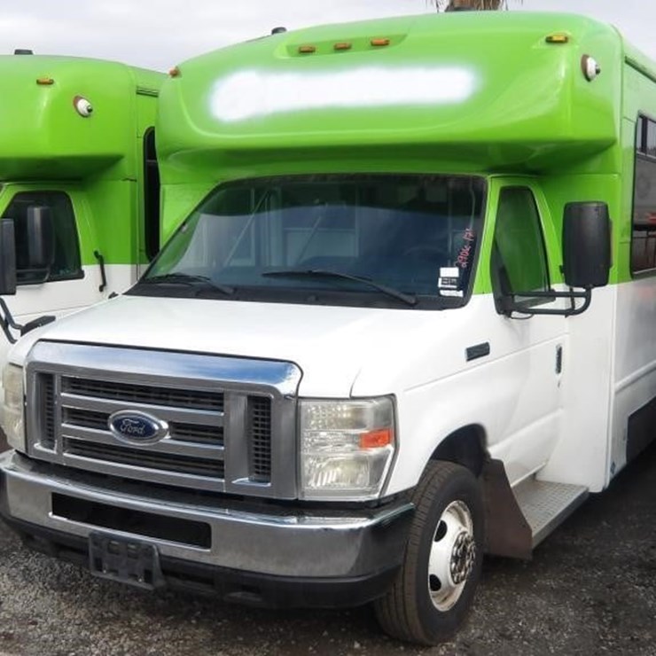 2017 FORD E450
