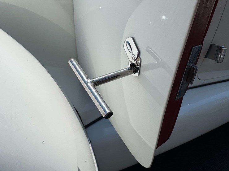 1936-auburn-852-supercharged-boattail-speedster-image-40