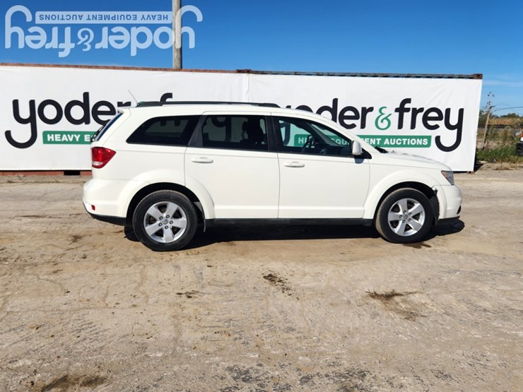 2012-dodge-journey-image-16
