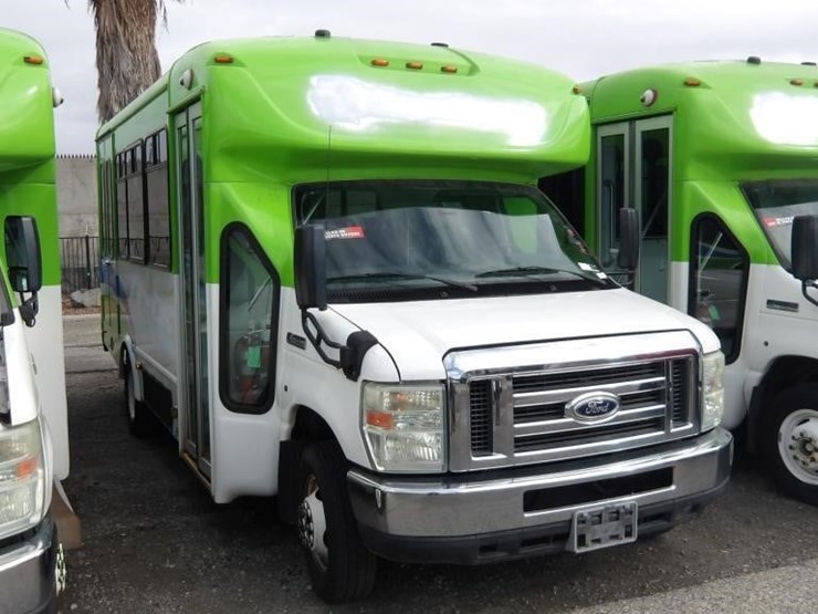 2016-ford-e450-image-2