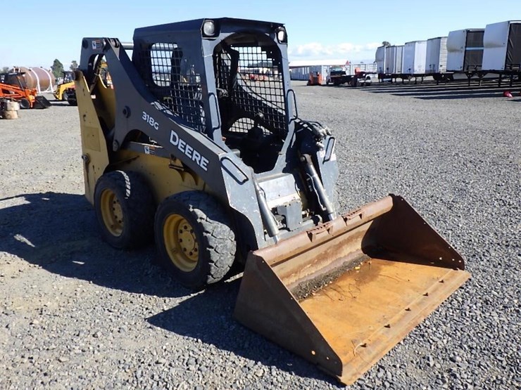 deere-318g-image-3