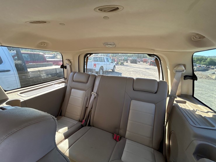 2004-ford-expedition-image-9