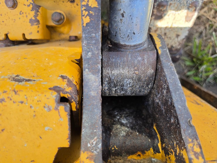 deere-333g-image-67