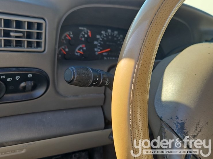 2001-ford-excursion-image-22