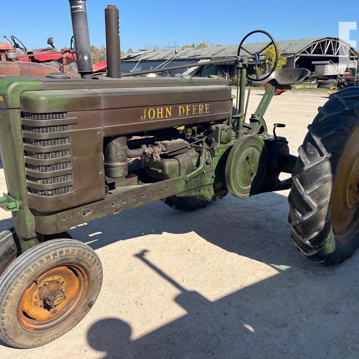 JOHN DEERE B