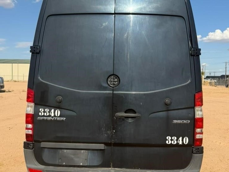2018-mercedes-benz-sprinter-3500-image-7