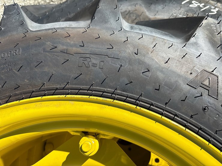 #1070-•-john-deere-r1-ag-tires-with-rims-image-6