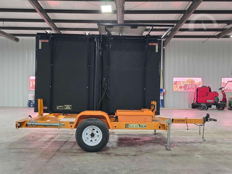 2020-solartech-silent-messenger-portable-solar-powered-led-message-board-trailer-image-6