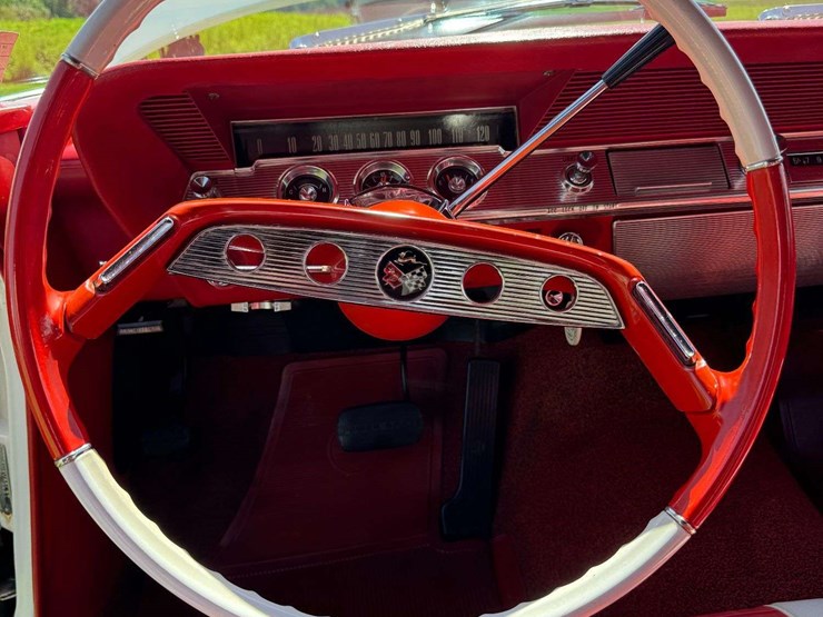 1961-chevrolet-impala-convertible-unrestored-original-image-95