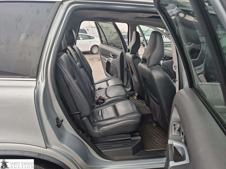 2012-volvo-xc90-image-25