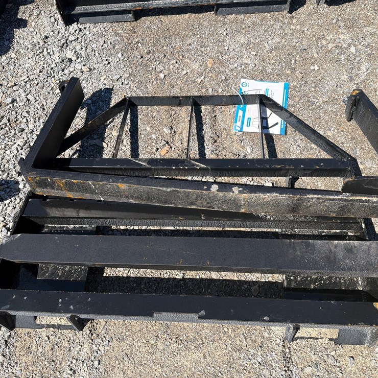 #814 • AGT 48” Skid Steer Pallet Forks