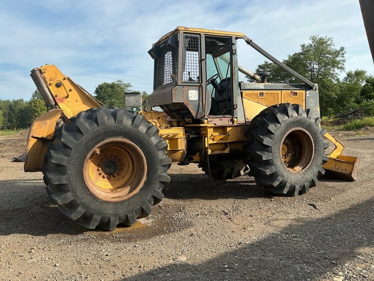 deere-640g-image-6