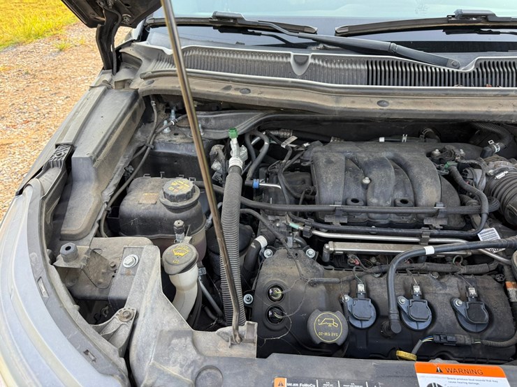 2018-ford-explorer-image-27