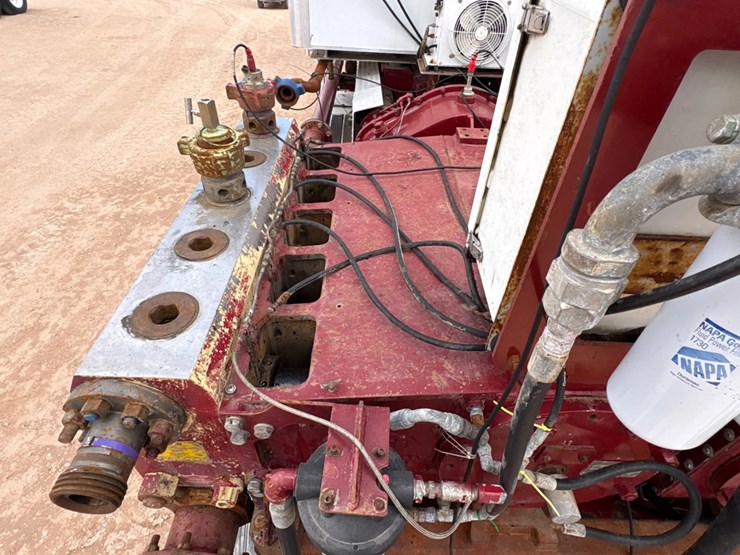 2012-caterpillar-c27-image-8