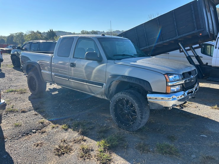 2004-chevrolet-1500-image-2